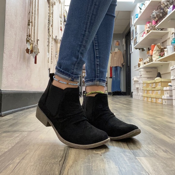 Black Very G booties - Picture 1 of 7